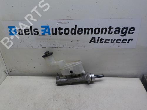 Used Brake master cylinder TOYOTA RAV 4 II (_A2_) 2.0 4WD (ACA21, ACA20) (150 hp) 23005419