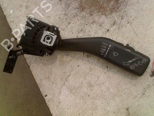 Used Steering column stalk VW GOLF VI (5K1) 1.2 TSI (86 hp) 21932618