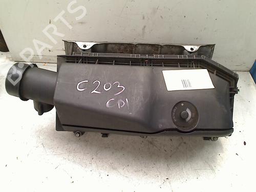 Used Air filter box MERCEDES-BENZ C-CLASS (W203) C 220 CDI (203.008) (150 hp) 21916734