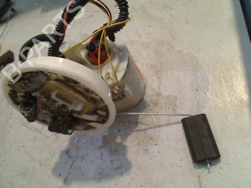 Used Fuel pump FORD MONDEO III Turnier (BWY) 1.8 16V (125 hp) 21922682