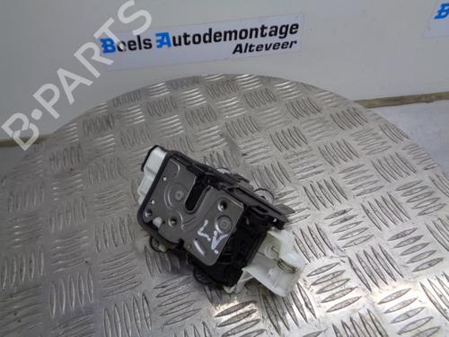 Used Front left lock VOLVO V40 Hatchback (525) D2 (114 hp) 23012107