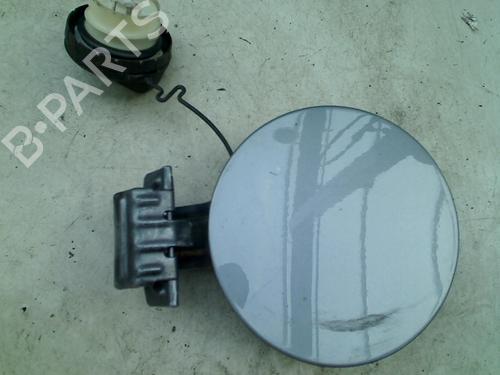 Używane Klapa wlewu paliwa TOYOTA YARIS (_P9_) 1.33 VVT-i (NSP90_, NSP90R) (100 hp) 21914075