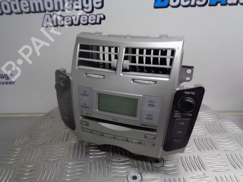 Used Radio TOYOTA YARIS (_P9_) 1.3 VVT-i (SCP90_, SCP90R) (87 hp) 23010947
