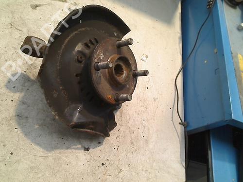 Used Left front steering knuckle TOYOTA YARIS (_P1_) 1.3 (NCP10, SCP12_) (86 hp) 21913758