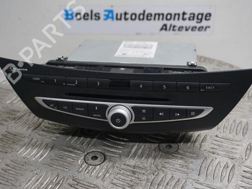 Used Radio RENAULT LAGUNA III Grandtour (KT0/1) 2.0 16V (KT0F, KT0W) (140 hp) 23014219