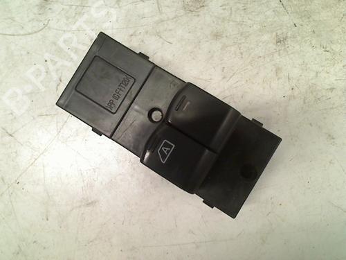 Used Switch NISSAN MICRA III (K12) 1.2 16V (80 hp) 21929799