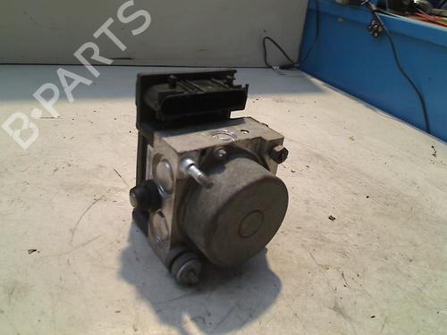 Used ABS pump RENAULT CLIO III Grandtour (KR0/1_) 1.2 16V (KR02, KR0J) (75 hp) 21913192