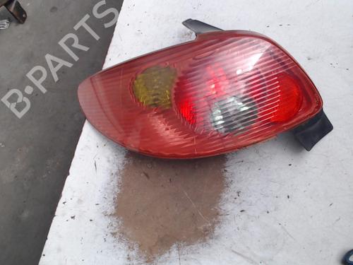 Used Left taillight PEUGEOT 206 Hatchback (2A/C) 1.1 i (60 hp) 21941191