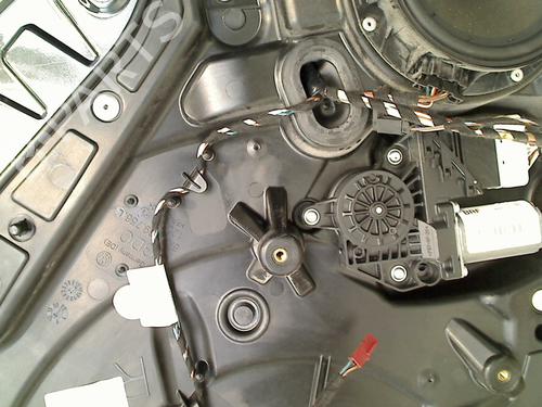 Used Electronic module Electronic module VW GOLF VI (5K1) 1.2 TSI (105 hp) 21912267 21912267