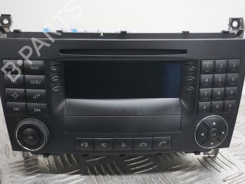 Used Radio MERCEDES-BENZ C-CLASS (W203) C 200 Kompressor (203.042) (163 hp) 23019889