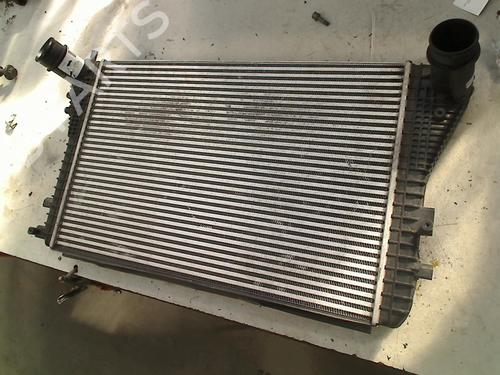 Ladeluftkühler für VW SHARAN (7N1, 7N2) 2.0 TDI (140 hp) 21928401