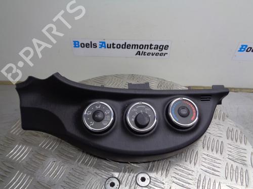 Used Climate control TOYOTA YARIS (_P13_) 1.0 (KSP130_, KSP130) (69 hp) 23012568
