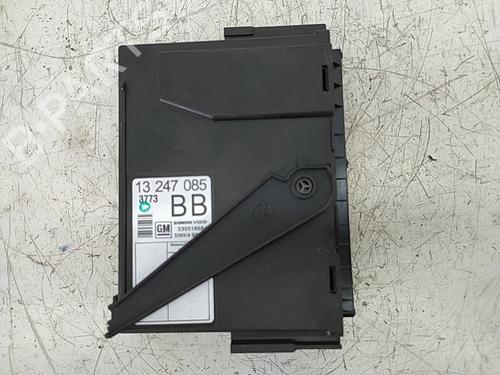 Sikringsdåse OPEL MERIVA A MPV (X03) [2003-2010]  21630354