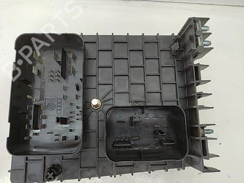 Caja reles / fusibles VW GOLF V (1K1) 1.4 16V | BP21630913E1