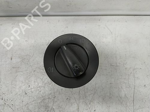 Used Headlight switch VW GOLF IV (1J1) [1997-2008]  21611517