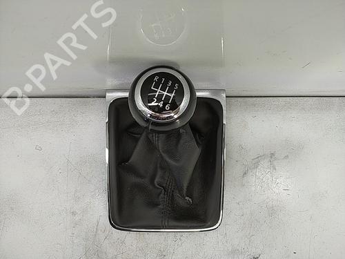 Used Shift knob VW PASSAT B6 Variant (3C5) 1.6 FSI (115 hp) 31255129