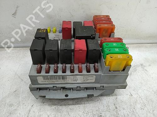 Boîte à Fusibles FIAT BRAVO II (198_) [2006-2016]  30104311