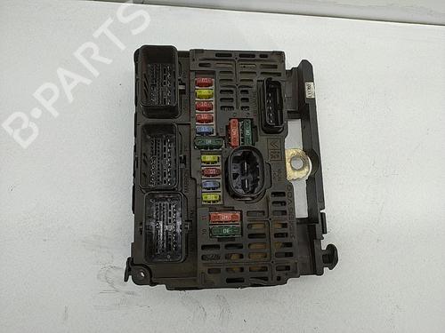 Used Fuse box CITROËN C4 Coupe (LA_) [2004-2013]  31084490