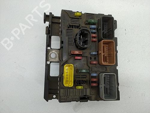 Used Fuse box PEUGEOT 307 (3A/C) [2000-2012]  31083937