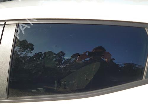 vitre-porte-arriere-gauche-renault-clio-v-b7_-2019-31759742 main image