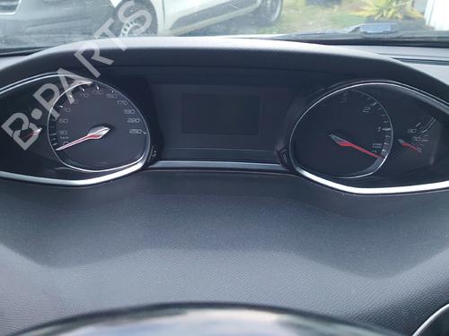 Used Instrument cluster PEUGEOT 308 I (4A_, 4C_) 2.0 HDi (150 hp) 31725755