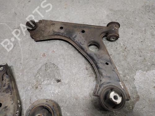left-front-suspension-arm-fiat-punto-evo-hatchback-van-199_-2009-2010-2011-2012-30128166 main image