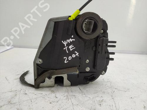 Venstre bagtil lås TOYOTA YARIS (_P1_) [1999-2005]  31725849