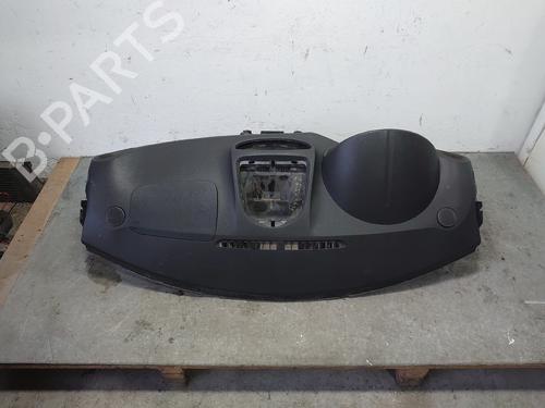 Instrumentbræt RENAULT CLIO III Hatchback Van (SB_, SR_) 1.5 dCi (75 hp) 31725857