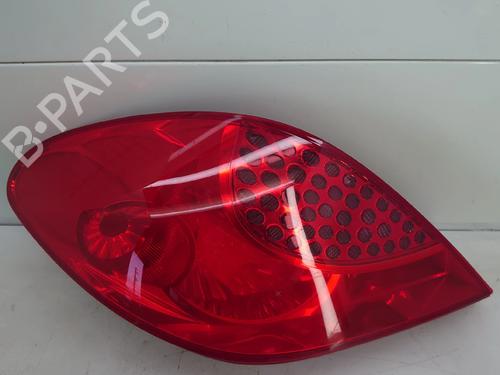 Feu arrière droit RENAULT MEGANE III Grandtour (KZ0/1) 1.5 dCi (KZ09, KZ0D, KZ1G, KZ29, KZ14, KZ1W, KZ10, KZ1F,... (110 hp) 31875182