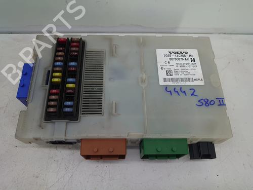 Used Fuse box VOLVO S80 II (124) 2.0 TDi (136 hp) 32272564