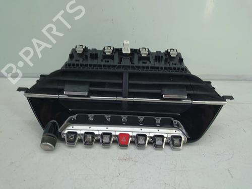 Used Air vent PEUGEOT 208 II (UB_, UP_, UW_, UJ_) 1.2 Hybrid 136 (UPHPYK) (136 hp) 32657620