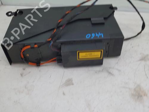 Used Radio Radio MERCEDES-BENZ CLK (C209) CLK 270 CDI (209.316) (170 hp) 31053004 31053004