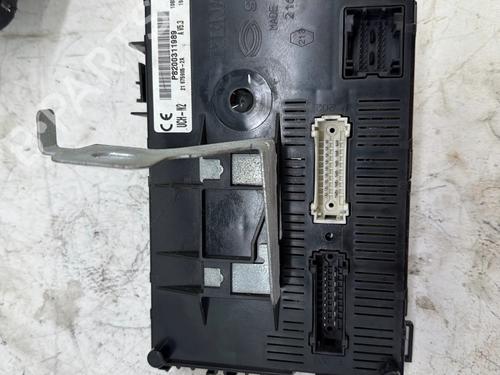 Used Fuse box Fuse box RENAULT CLIO II (BB_, CB_) 1.5 dCi (57 hp) 33741219 33741219