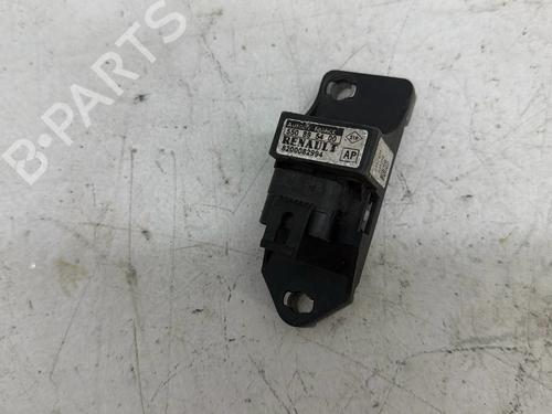 Used Electronic module Electronic module RENAULT SCÉNIC I MPV (JA0/1_, FA0_) [1999-2010] 33748482 33748482