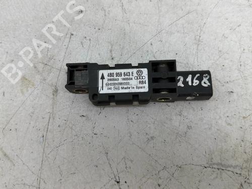 Used Electronic module Electronic module AUDI A3 (8P1) [2003-2013] 33748477 33748477