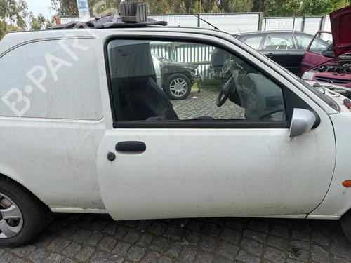 Puerta delantera derecha Puerta delantera derecha FORD FIESTA Hatchback Van (JV_) D 1.8 (60 hp) 34224272 34224272