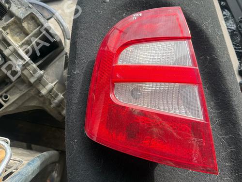 Venstre baglygte Venstre baglygte SKODA FABIA I (6Y2) 1.4 16V (100 hp) 34579838 34579838