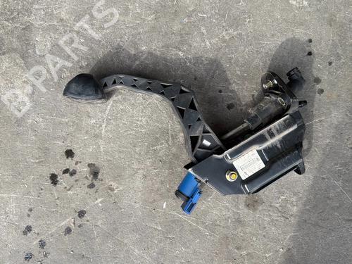 Pédale d'embrayage Pédale d'embrayage SKODA FABIA I (6Y2) 1.4 16V (100 hp) 34579842 34579842