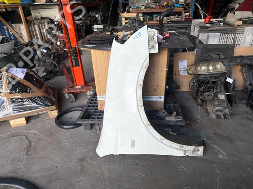 Guarda-lamas direito Guarda-lamas direito NISSAN QASHQAI I (J10, NJ10) 1.5 dCi (106 hp) 34604885 34604885