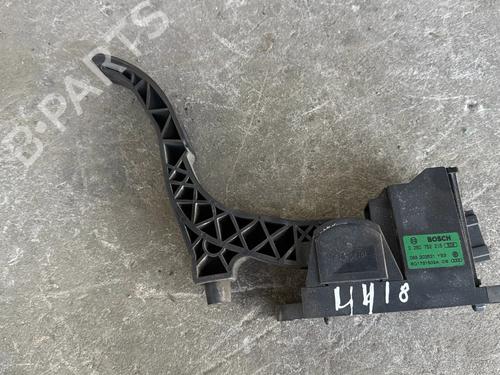 Pédale Pédale SKODA FABIA I (6Y2) 1.4 16V (100 hp) 35818951 35818951