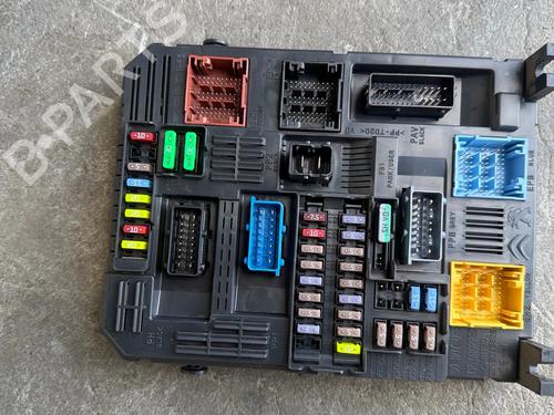 Used Fuse box Fuse box CITROËN BERLINGO Box Body/MPV (K9) 1.6 BlueHDi 100 (99 hp) 35818955 35818955