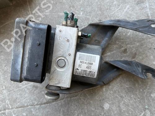 Used ABS pump ABS pump CITROËN C3 I (FC_, FN_) 1.1 i (60 hp) 35916419 35916419