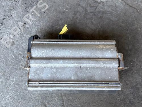 Used Passenger airbag Passenger airbag VW BORA I (1J2) 1.9 TDI (115 hp) 35920745 35920745