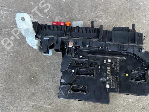Used Fuse box Fuse box MERCEDES-BENZ C-CLASS T-Model (S204) C 220 CDI (204.202) (170 hp) 35966667 35966667