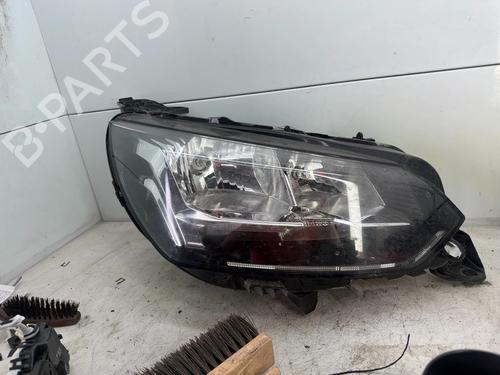 Used Right headlight Right headlight PEUGEOT 208 II (UB_, UP_, UW_, UJ_) 1.2 Hybrid 136 (UPHPYK) (136 hp) 35987531 35987531