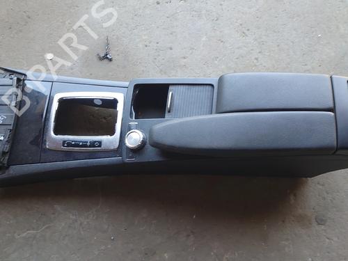 Used Armrest / Center console Armrest / Center console 36231716 36231716