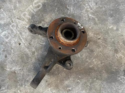 Fusée avant gauche Fusée avant gauche RENAULT CLIO III (BR0/1, CR0/1) 1.5 dCi (C/BR0G, C/BR1G) (68 hp) 36422526 36422526