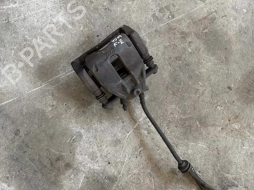 Etrier avant gauche Etrier avant gauche RENAULT CLIO III (BR0/1, CR0/1) 1.5 dCi (C/BR0G, C/BR1G) (68 hp) 36434122 36434122