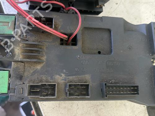 Used Fuse box Fuse box 37159053 37159053
