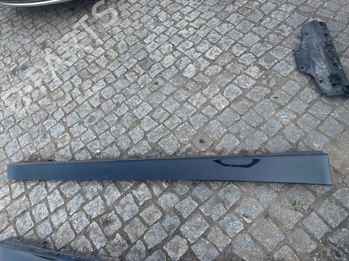 Used Right sideskirt Right sideskirt 37284289 37284289